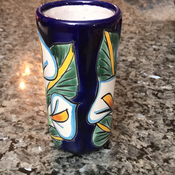 Free with purchase Mexican Talavera Peace Lily glass/vase - Picture 2 of 6